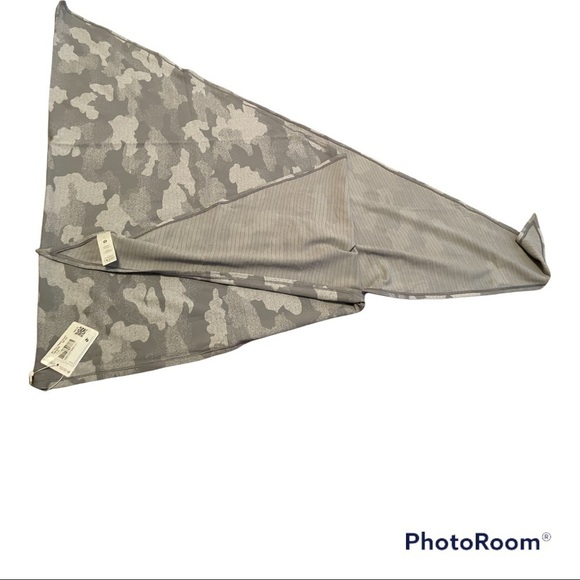 lululemon All You Need Scarf Heritage Speckle Camo Starlight HSJS Cozy L… - Picture 8 of 8